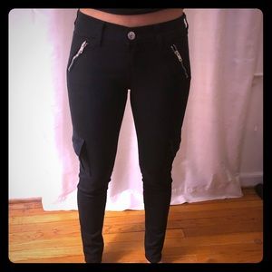 Women’s True Religion black pants w/zipper detail